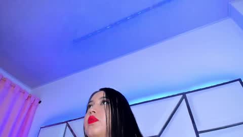 Snapshot of sarayroyse chatting on 02-15-25, 07:17 Saray online show from 02-15-25, 07:17