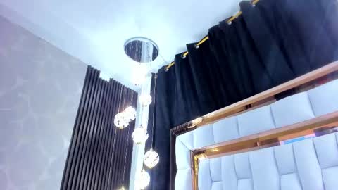 Snapshot of sarayroyse chatting on 11-03-25, 07:37 Saray online show from 11-03-25, 07:37