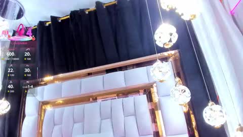 Snapshot of sarayroyse chatting on 11-08-25, 07:34 Saray online show from 11-08-25, 07:34