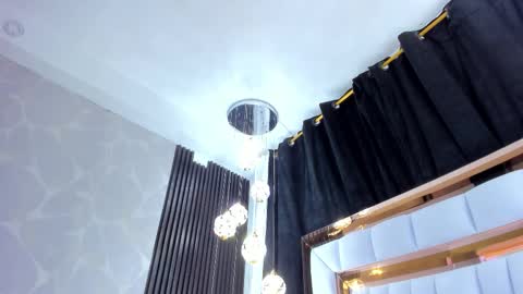 Snapshot of sarayroyse chatting on 11-12-25, 07:35 Saray online show from 11-12-25, 07:35