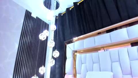 Snapshot of sarayroyse chatting on 03-17-26, 07:39 Saray online show from 03-17-26, 07:39