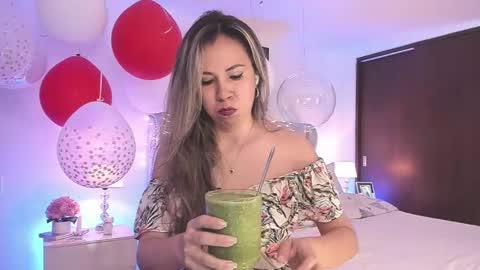 Snapshot of sarhamccormick chatting on 02-18-25, 01:00 sarha online show from 02-18-25, 01:00