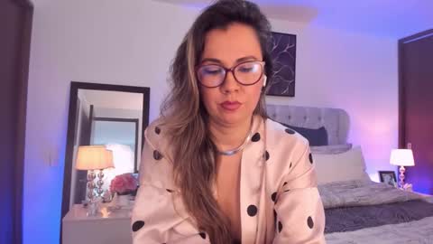 Snapshot of sarhamccormick chatting on 10-28-25, 03:47 sarha online show from 10-28-25, 03:47