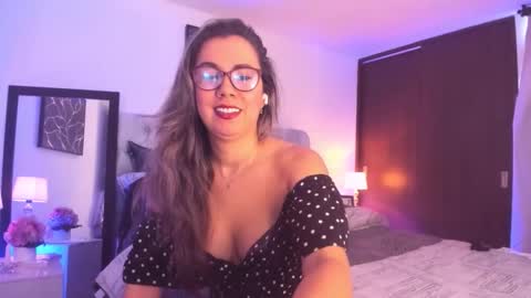 Snapshot of sarhamccormick chatting on 02-10-26, 12:53 sarha online show from 02-10-26, 12:53