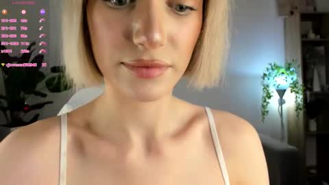 Your Selena 3 online show from 01-19-26, 03:10