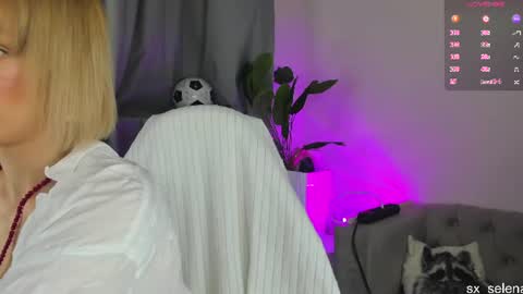 Your Selena 3 online show from 07-12-26, 02:02