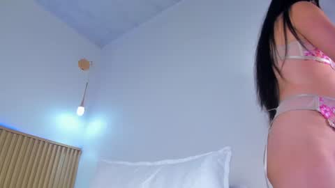 Snapshot of sarita__gomez chatting on 06-10-26, 06:01 Sarita online show from 06-10-26, 06:01
