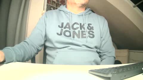 saschaalesi1976 online show from 02-07-25, 07:38