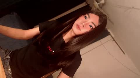 Snapshot of sasha_blade chatting on 06-29-26, 10:15 Sasha online show from 06-29-26, 10:15