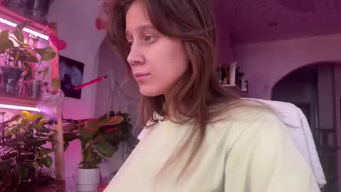 Snapshot of sasha_moormeoow chatting on 02-16-25, 06:21 Alexandra Sasha in short online show from 02-16-25, 06:21