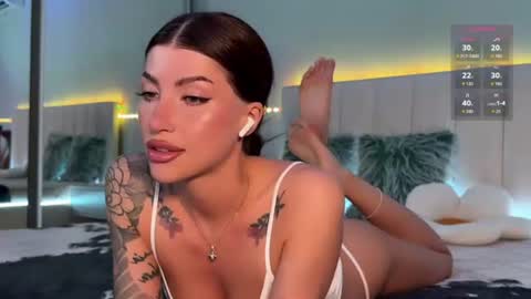 Hi everyone my name is Sasha   online show from 07-09-26, 09:52