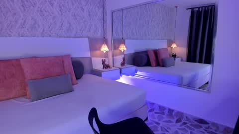 Snapshot of sasha_wolff chatting on 10-04-25, 12:08 Sasha online show from 10-04-25, 12:08