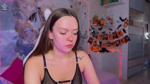 Snapshot of sashacollerx chatting on 10-25-25, 07:16 Alexa online show from 10-25-25, 07:16