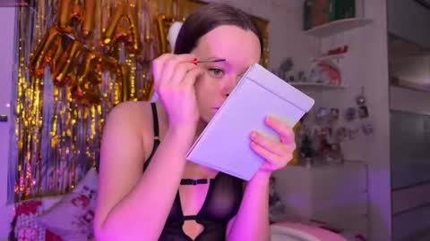 Snapshot of sashacollerx chatting on 12-21-25, 07:26 Alexa online show from 12-21-25, 07:26