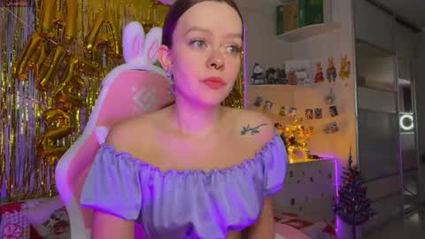 Snapshot of sashacollerx chatting on 12-23-25, 05:38 Alexa online show from 12-23-25, 05:38