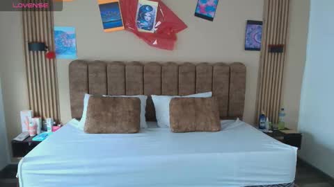 Snapshot of sasharosee2 chatting on 10-06-25, 11:51 S A S H A R O S E online show from 10-06-25, 11:51