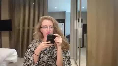 Sasha online show from 10-11-25, 06:45