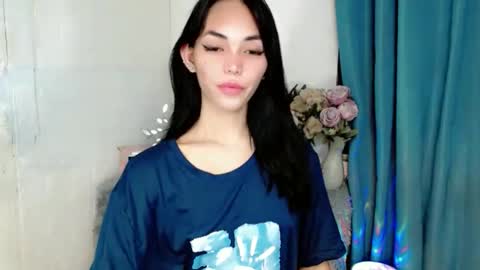 Snapshot of sashifoxdoll_ chatting on 09-08-25, 06:07 Sashi online show from 09-08-25, 06:07