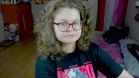 Snapshot of sashy_way chatting on 05-17-26, 01:18 .Alexandra online show from 05-17-26, 01:18
