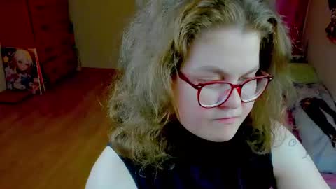Snapshot of sashy_way chatting on 06-18-26, 08:46 .Alexandra online show from 06-18-26, 08:46