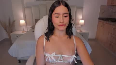 Snapshot of saskia_litt chatting on 12-23-25, 03:59 saskia litt online show from 12-23-25, 03:59