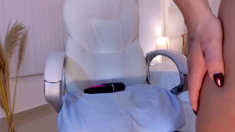 Snapshot of saskia_litt chatting on 03-02-26, 05:08 saskia litt online show from 03-02-26, 05:08