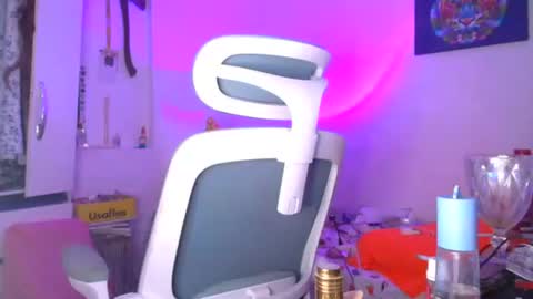 Snapshot of sassas2 chatting on 10-24-25, 09:33 sassas2 online show from 10-24-25, 09:33