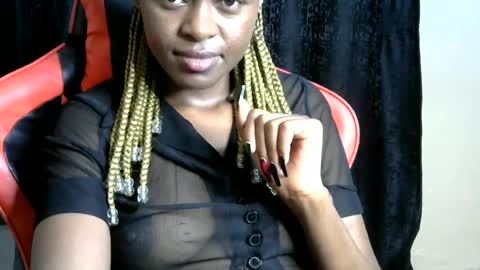 Snapshot of sassy_lyne chatting on 06-19-26, 10:46 sassy_lyne online show from 06-19-26, 10:46