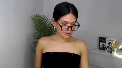 Snapshot of sassy_monie chatting on 01-27-25, 01:48 sassy_monie online show from 01-27-25, 01:48