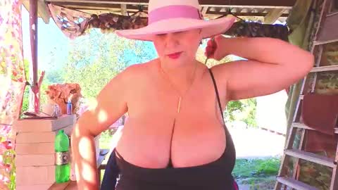 Snapshot of sassy_seasons chatting on 09-14-25, 08:57 sassy_seasons online show from 09-14-25, 08:57