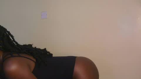 Snapshot of sassyleila chatting on 07-04-26, 01:12 sexxy one online show from 07-04-26, 01:12