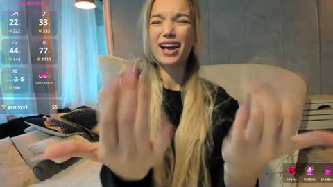 Snapshot of sassyt33n chatting on 09-25-25, 08:40 sassyt33n online show from 09-25-25, 08:40