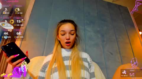 Snapshot of sassyt33n chatting on 11-18-25, 10:09 sassyt33n online show from 11-18-25, 10:09