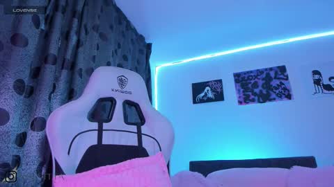 Snapshot of satanbabee_ chatting on 12-04-25, 11:02 im expecting 300 thumbs up on my altar online show from 12-04-25, 11:02