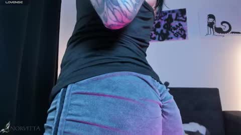 Snapshot of satanbabee_ chatting on 03-11-26, 08:59 im expecting 300 thumbs up on my altar online show from 03-11-26, 08:59