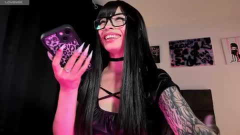 Snapshot of satanbabee_ chatting on 06-23-26, 11:14 im expecting 300 thumbs up on my altar online show from 06-23-26, 11:14