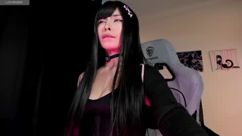 Snapshot of satanbabee_ chatting on 06-30-26, 10:33 im expecting 300 thumbs up on my altar online show from 06-30-26, 10:33
