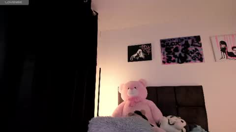 Snapshot of satanbabee_ chatting on 07-16-26, 01:00 im expecting 300 thumbs up on my altar online show from 07-16-26, 01:00