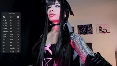 Snapshot of satanbabee_ chatting on 07-18-26, 12:37 im expecting 300 thumbs up on my altar online show from 07-18-26, 12:37