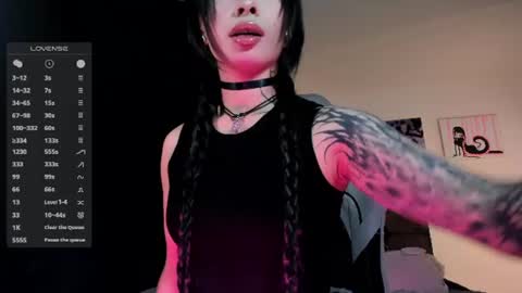 Snapshot of satanbabee_ chatting on 07-27-26, 11:34 im expecting 300 thumbs up on my altar online show from 07-27-26, 11:34