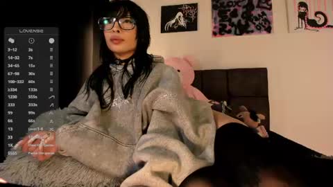 Snapshot of satanbabee_ chatting on 07-30-26, 11:37 im expecting 300 thumbs up on my altar online show from 07-30-26, 11:37