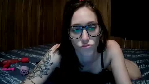 Snapshot of satindreamsxxx chatting on 05-10-26, 01:44 satindreamsxxx online show from 05-10-26, 01:44