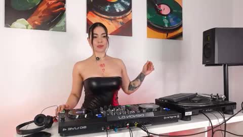 Snapshot of satyadj chatting on 02-25-26, 08:18 Satya dj online show from 02-25-26, 08:18