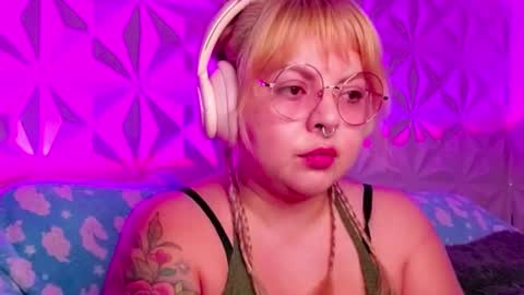 Gina George online show from 10-05-25, 10:18