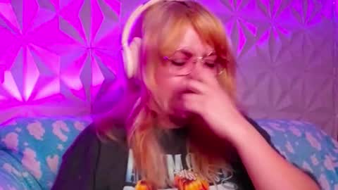 Gina George online show from 10-12-25, 11:04