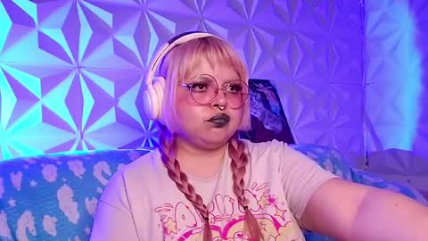 Gina George online show from 04-29-26, 02:37