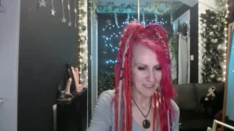 SaucySky online show from 09-28-25, 08:36