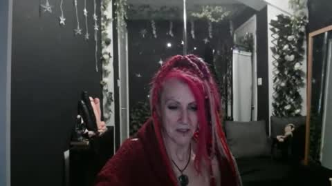 SaucySky online show from 11-30-25, 08:51