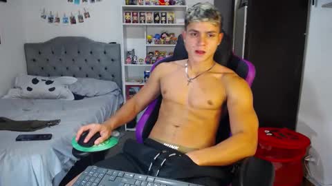 Snapshot of saulomiralles chatting on 09-15-25, 10:54 Saulo online show from 09-15-25, 10:54