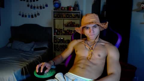 Snapshot of saulomiralles chatting on 01-10-26, 12:01 Saulo online show from 01-10-26, 12:01